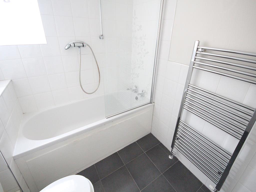 2 bedroom terraced house Let Agreed in Barnoldswick - 2015-04-08 13.46.24.jpg